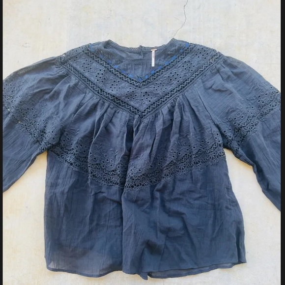 Free people eyelet L top - Picture 2 of 2